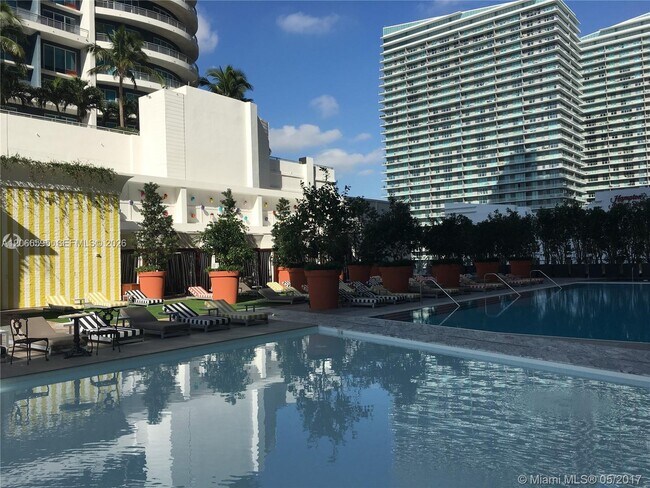 Building Photo - 1300 S Miami Ave