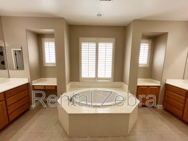 Building Photo - 1221 CAVALAIRE Ct