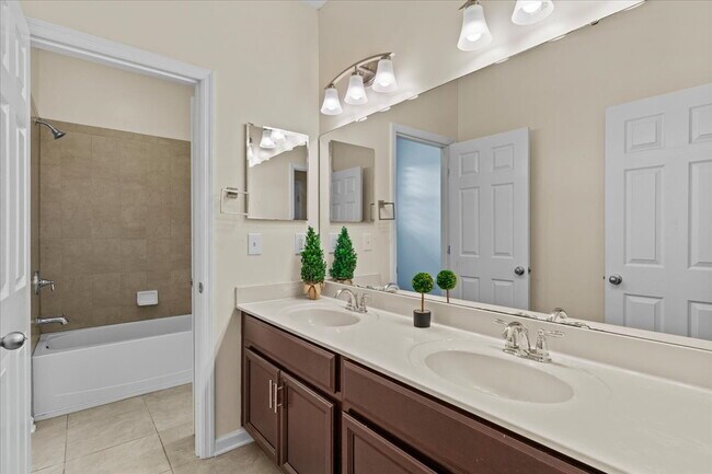 Building Photo - Executive Home For Rent!!!!
