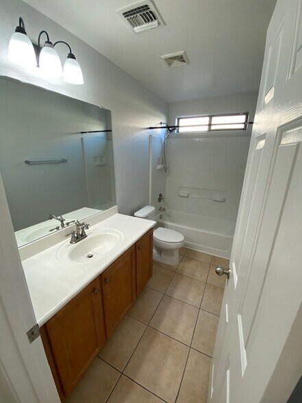 Building Photo - 43584 W Arizona Ave