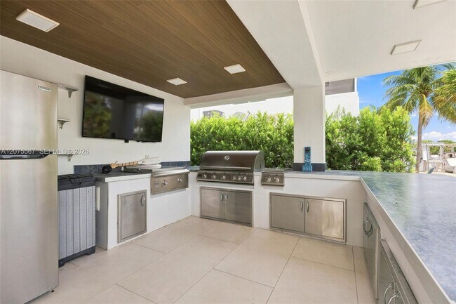 Building Photo - 203 Gulfview Dr