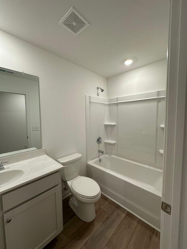 Building Photo - 2482 Van Fleet Cir