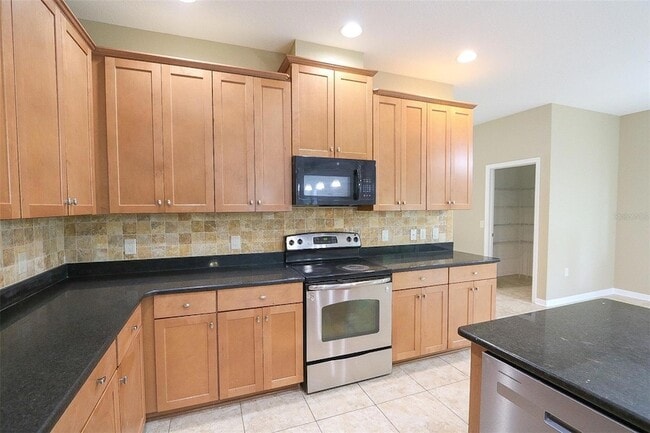 Building Photo - 1208 Oakcrest Dr