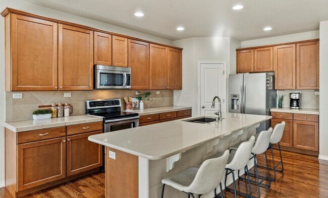 Building Photo - Cordera Home within walking to D20 Schools...