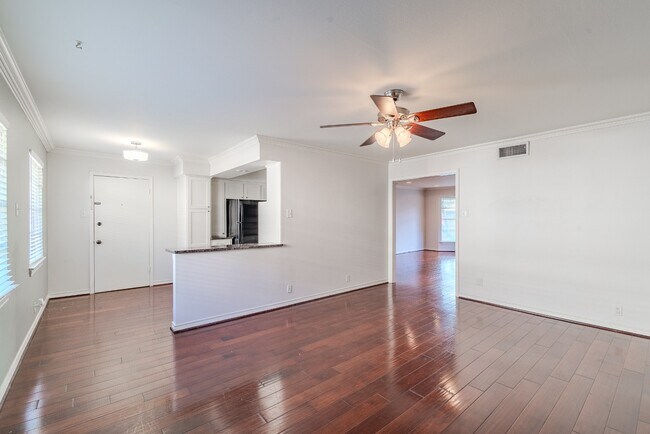 Building Photo - 6106 Averill Way