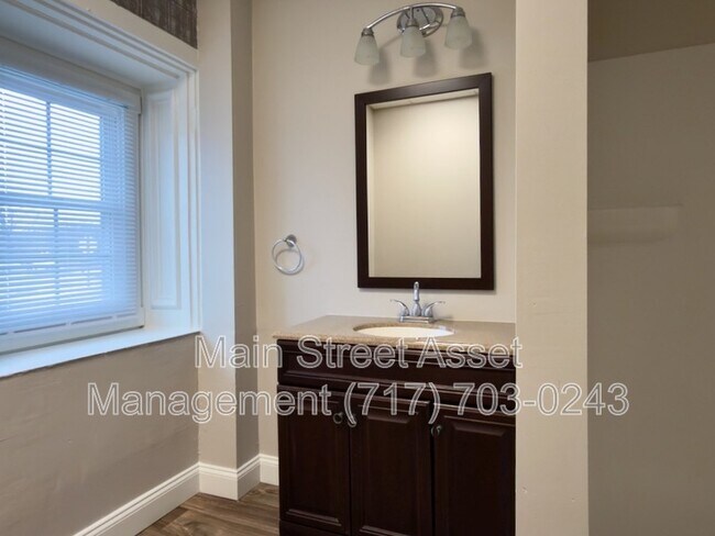 Building Photo - 100 S Front St