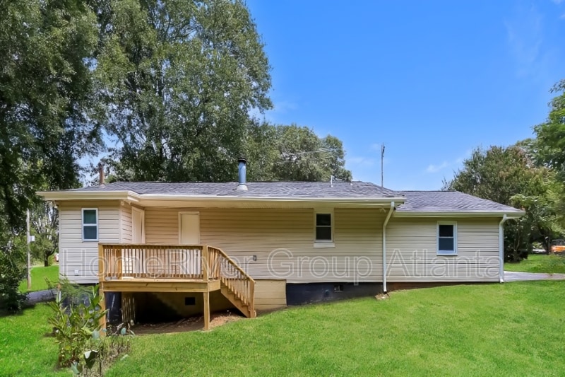 Building Photo - 527 Walton Rd