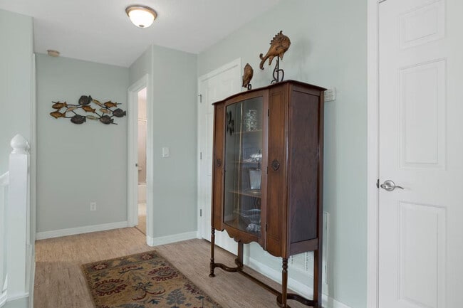 Building Photo - 4 Waterside St