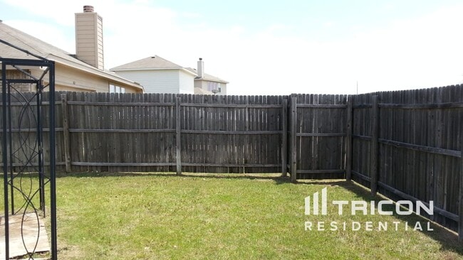 Building Photo - 1625 Ambercrest Dr