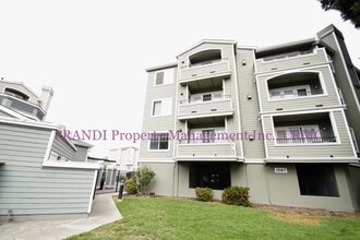 Building Photo - Prime Novato Location – Condo with Private...