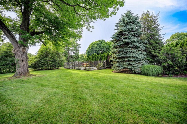 Building Photo - 117 Elm Ln