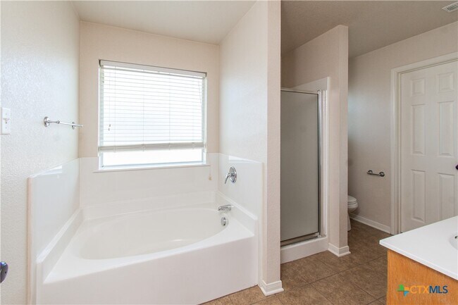 Building Photo - 6501 Alvin Dr