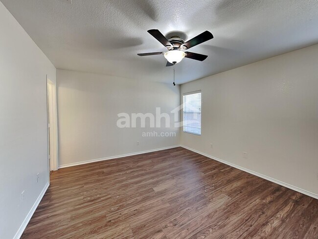 Building Photo - 7569 Vanessa Dr