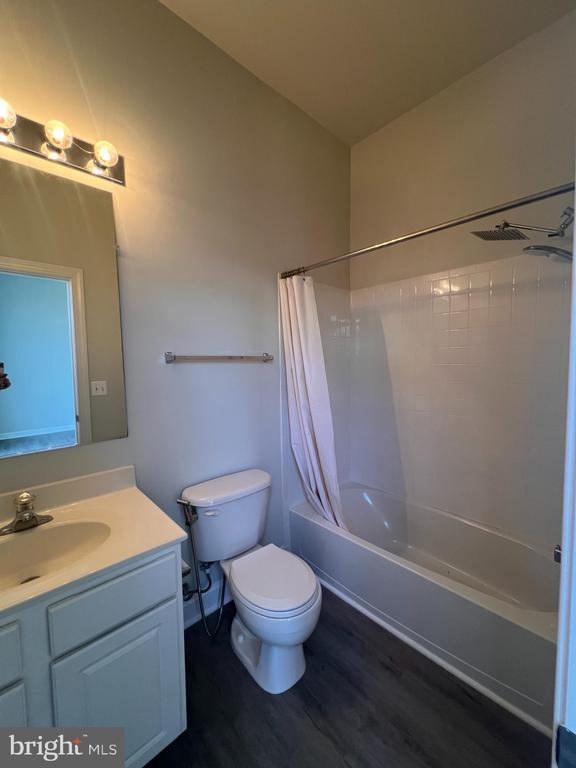 Building Photo - 8234 Glade Bank Dr