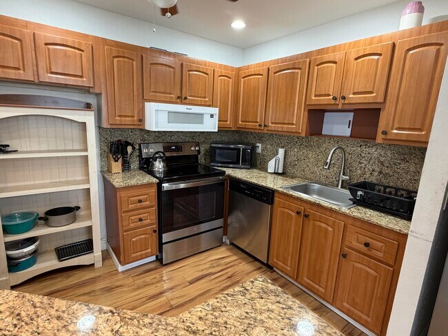 Building Photo - 335 Tuscany Ln