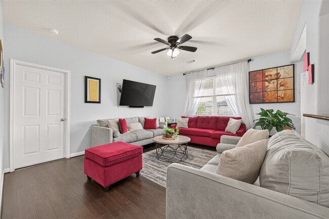 Building Photo - 16123 Duck Tail Ln