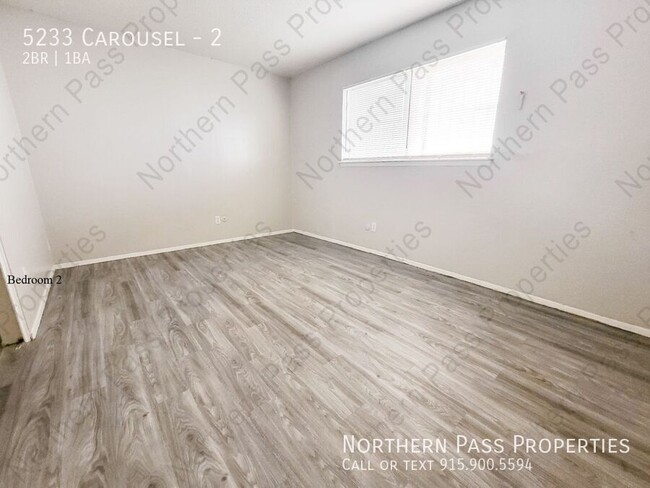 Building Photo - Adorable 2 Bedroom Westside Apt!