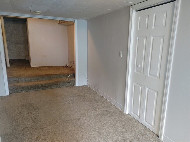 Building Photo - 65 Curve St