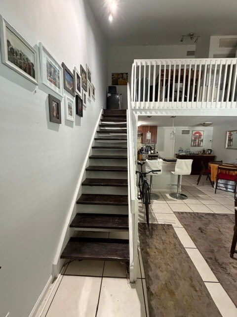 Building Photo - 1455 Holly Heights Dr