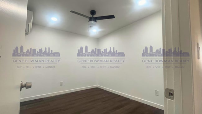 Building Photo - 4102 E Plaza Blvd