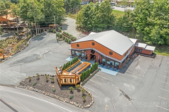 Building Photo - 1003 Beech Mountain Pkwy