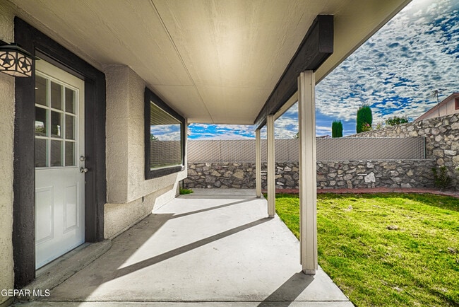 Building Photo - 11265 Acoma St