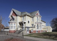 Building Photo - 715 15th St