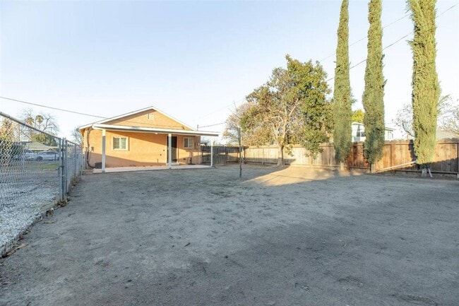 Building Photo - 1202 Lassen Ave