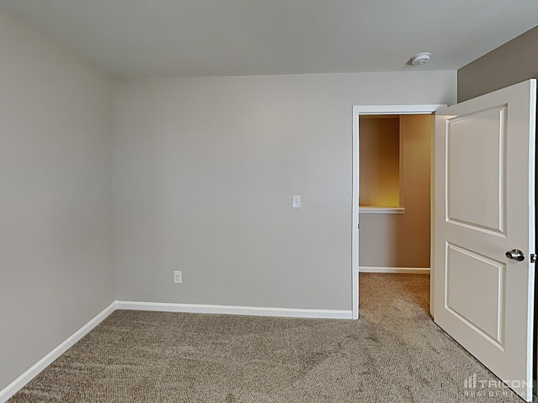 Building Photo - 419 Renown Ct