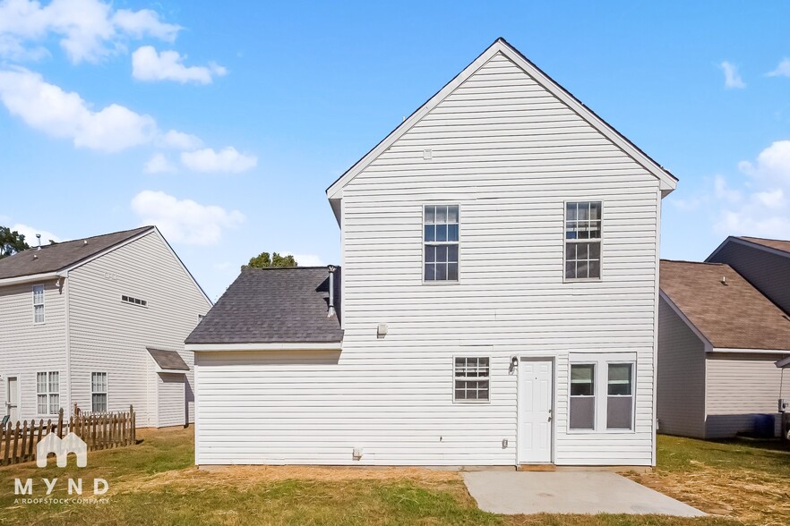 Building Photo - 10325 Cannarti Dr