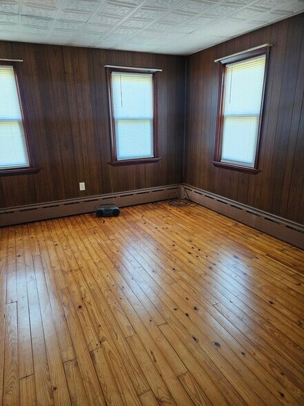 living room - 13 Williams Ln