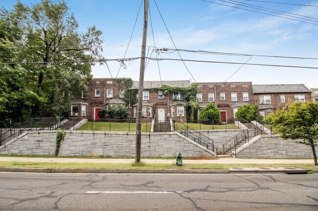 Building Photo - 2921 Pennsylvania Ave. SE