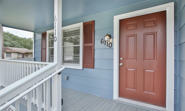 Building Photo - 6110 Glen Lee Dr