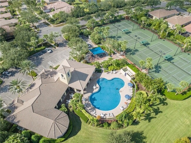 Building Photo - 5009 Corsica Square