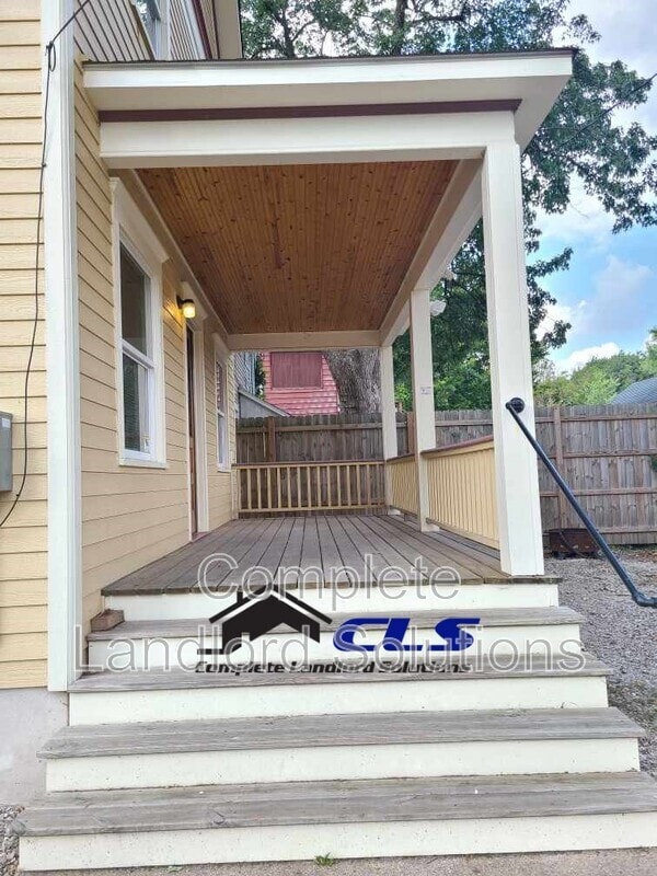 Building Photo - 646 Farrington St