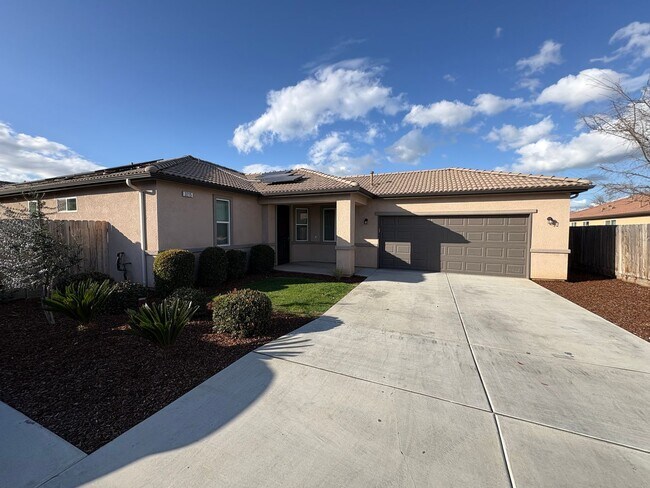 Building Photo - Beautiful home in a gated community Rent Ready!