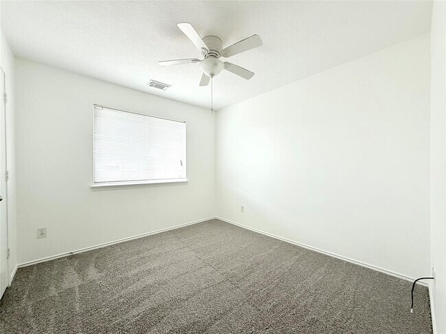 Building Photo - 4718 Live Meadow Ln