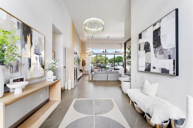 Building Photo - 2215 NE 19th St