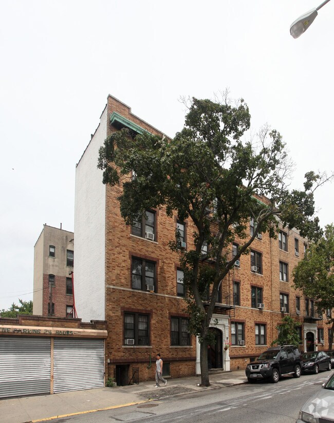 Primary Photo - Seneca Court