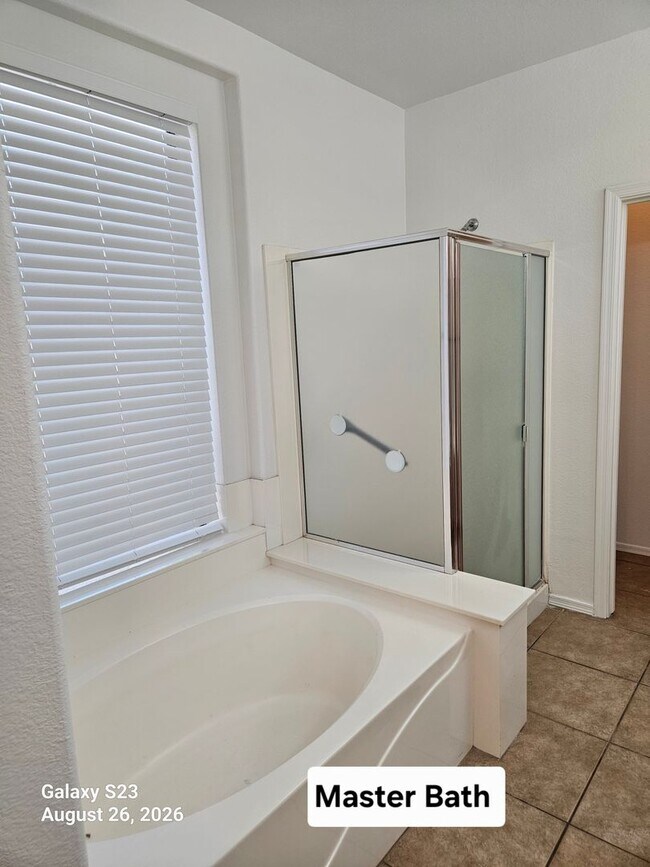 Building Photo - 1107 E San Tan Dr