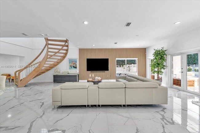 Building Photo - 1700 Cleveland Rd