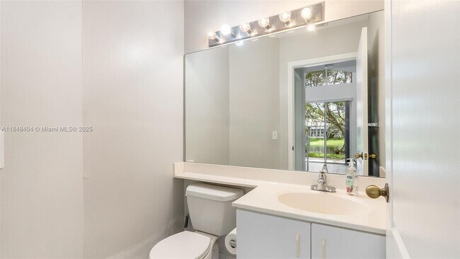 Building Photo - 909 Garnet Cir