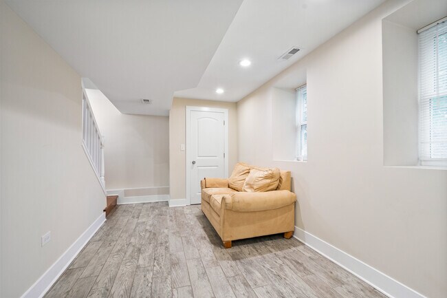 Building Photo - 3755 Grove St