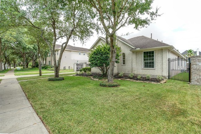 Building Photo - 5818 Pebble Bank Ln