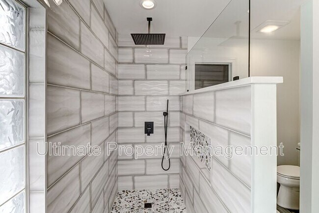 Building Photo - 7022 Cayman Ct