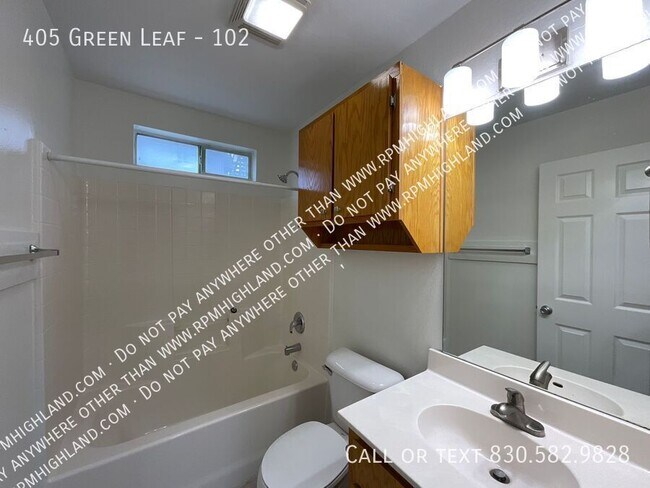 Building Photo - 405 Green Leaf