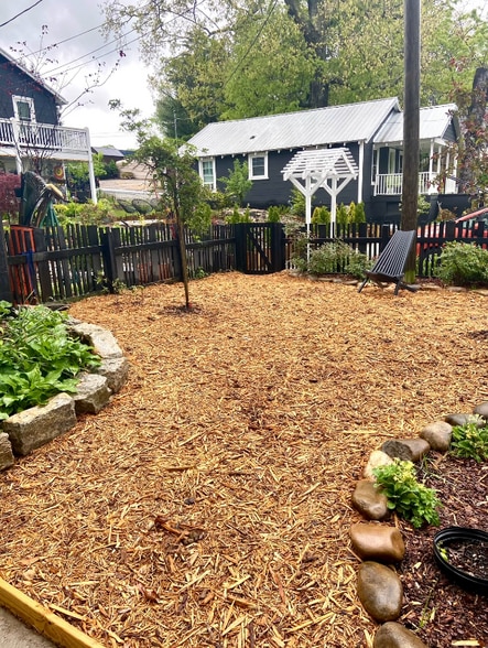 Building Photo - 306 Davis St