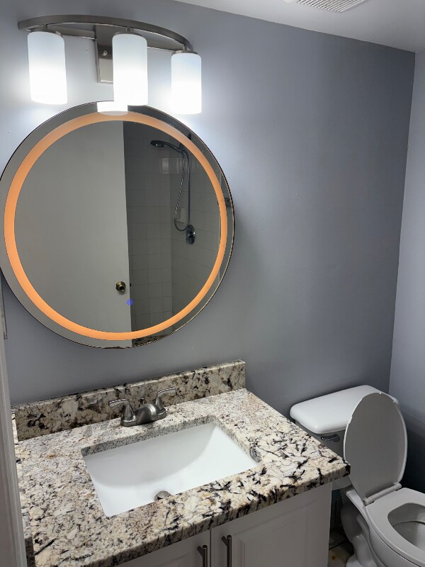 Building Photo - 900 Crestwood Ct S