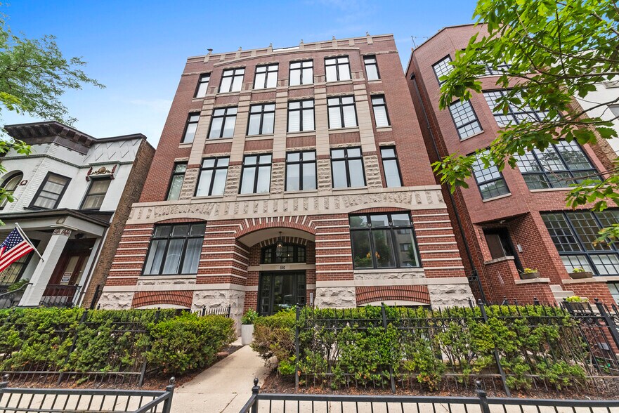 Primary Photo - 540 W Oakdale Ave