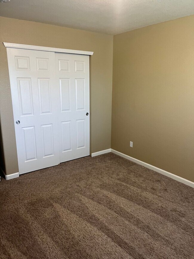 Building Photo - 3658 Claycomb Ln